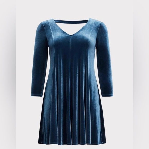 TORRID Mini Velvet Fluted Dress Size 0 - Picture 4 of 8